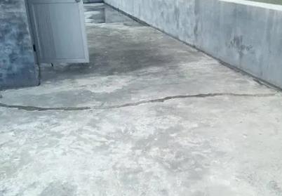 友谊楼顶漏水维修公司分享下如何解决卫生间隐蔽部位漏水的问题?